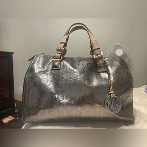 Mirror Michael Kors purse